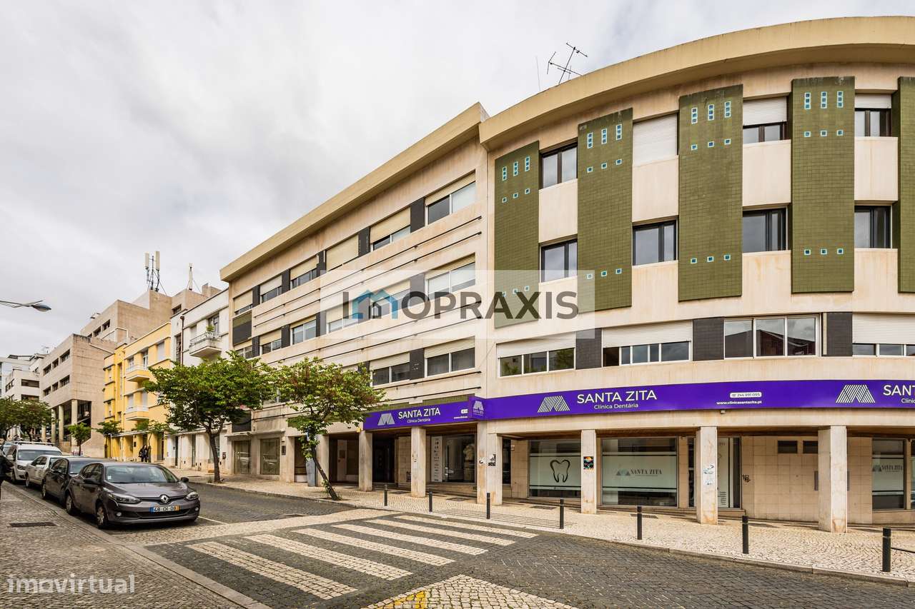 Apartamento T1 Moderno –Leiria- Vista Privilegiada para o Castelo-16