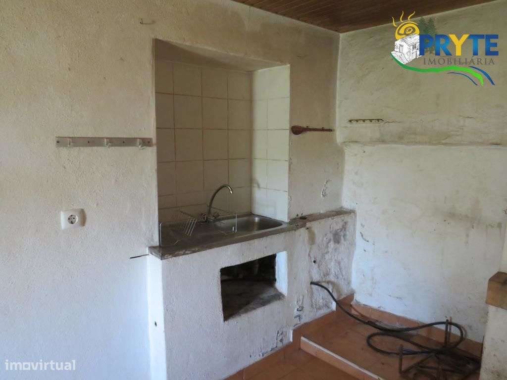 Quintinha com moradia de tipologia T2 situada em Feiteira - Sertã - Grande imagem: 5/44