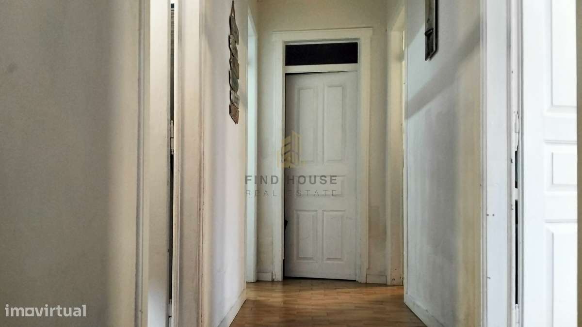 Vende-se Moradia T7 com 2 pisos e logradouro no Cadaval-6