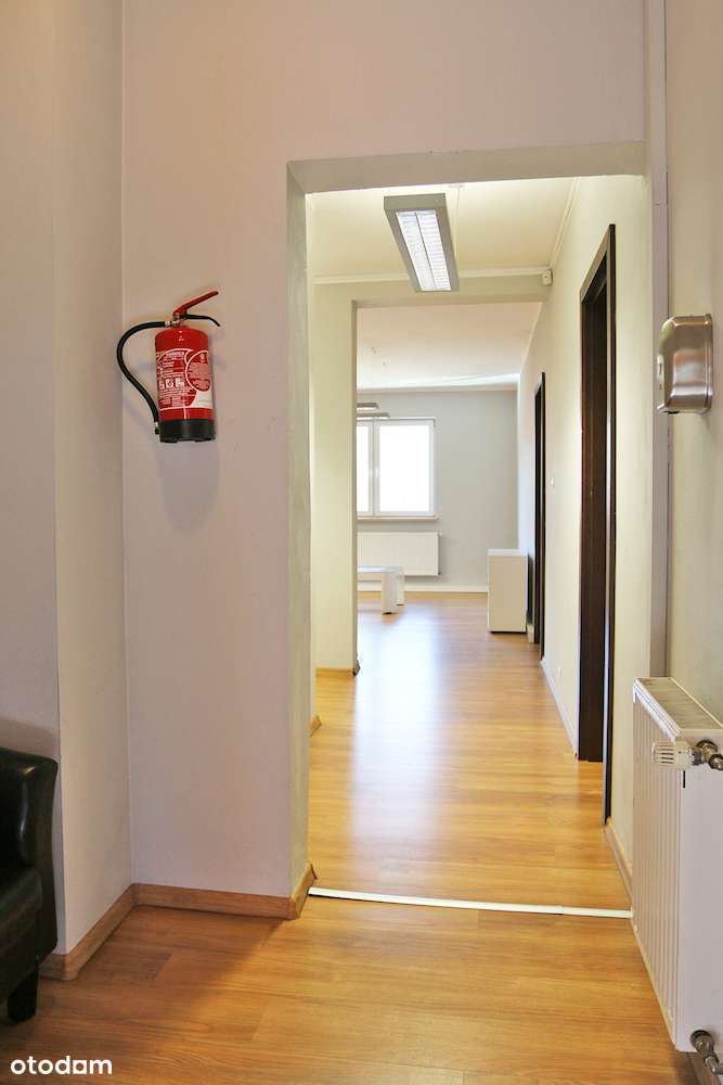 Hala produkcyjno–magazynowa z częścią biurową-19