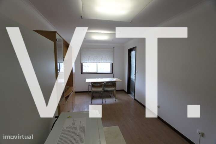 T1 AO POLO UNIVERSITARIO / Hosp. S. João- Univ. Eng. - Fac. Economia - Grande imagem: 2/15