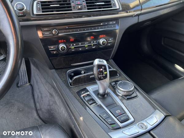 BMW Seria 7 740Li - 15