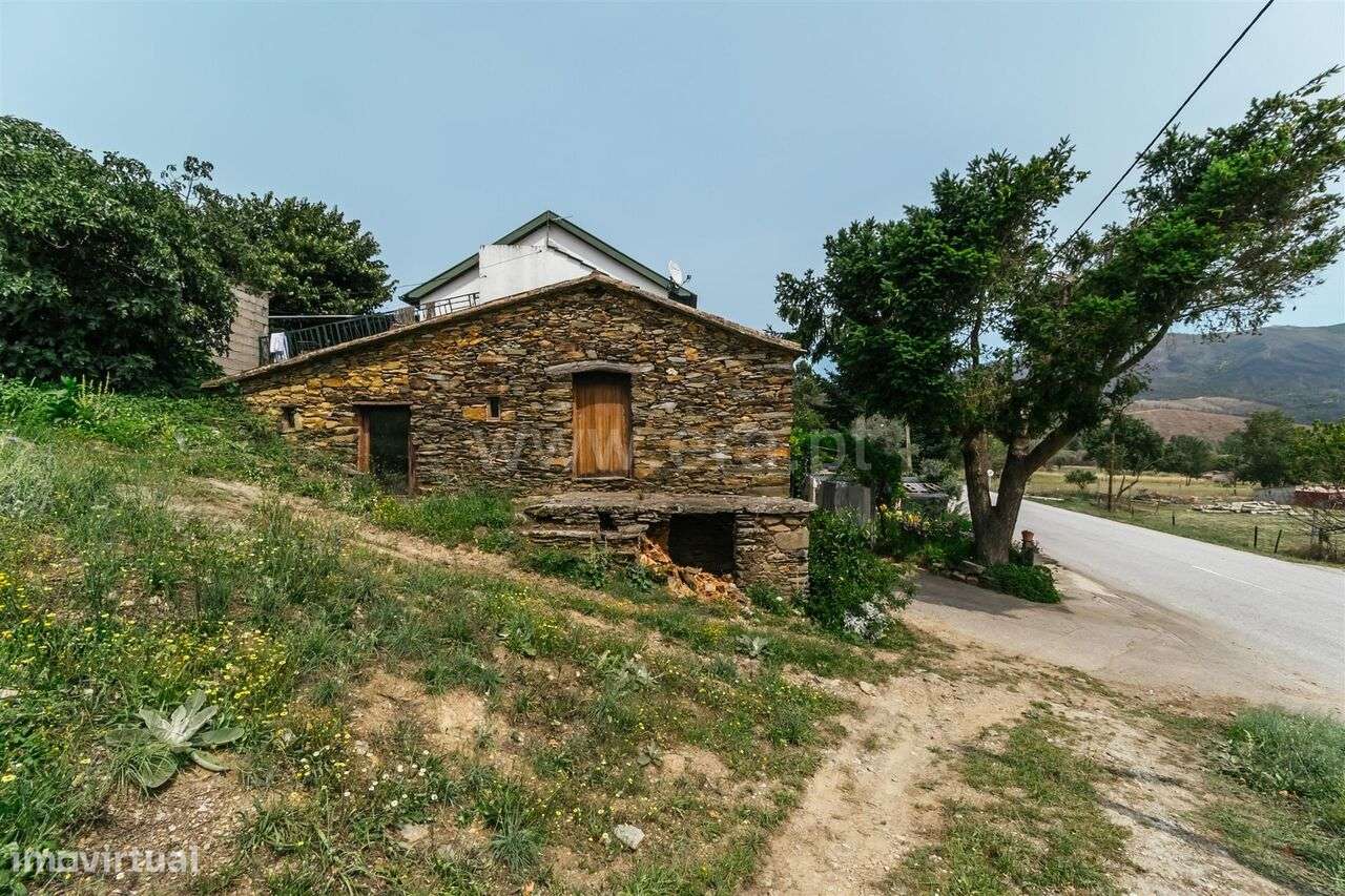 Moradia Rústica Estúdio / Manteigas, Vale de Amoreira - Grande imagem: 4/13