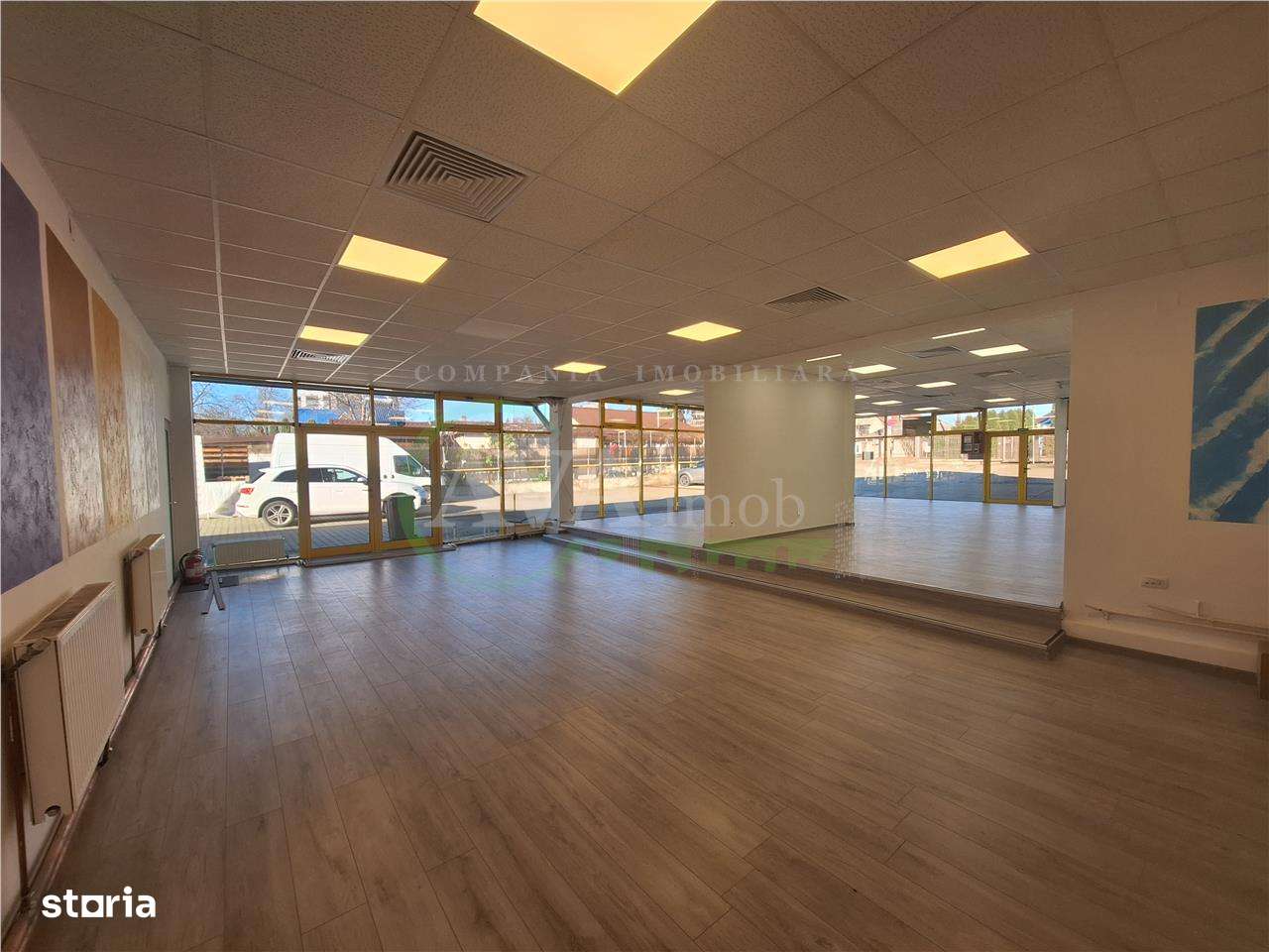 Showroom | 2 x Hale | Teren 1900 mp – inchiriere | vanzare, Bucegi - Imagine principală: 2/10