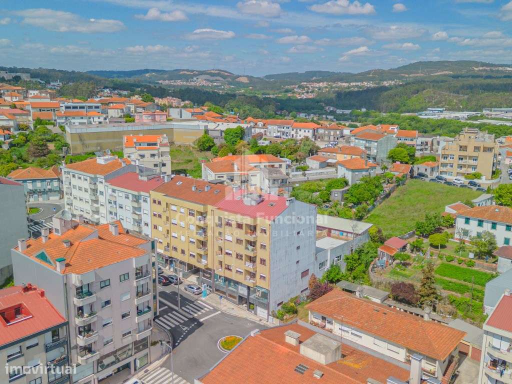 T2 com Lugar de Garagem e Elevador | São João da Madeira | 259.500€-19