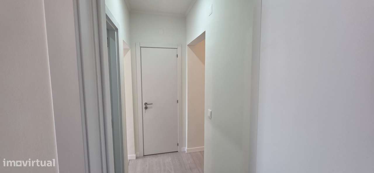 Apartamento T2 Remodelado em Lisboa - Oportunidade Imperdível!-11