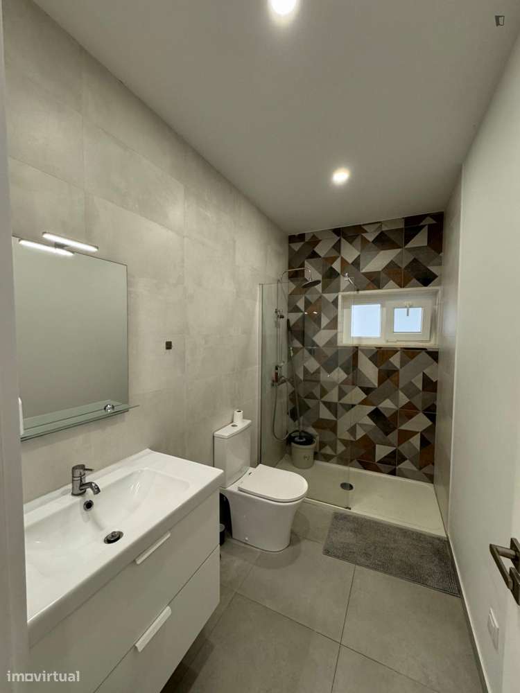 Quarto - localizado em Setubal - Grande imagem: 4/10