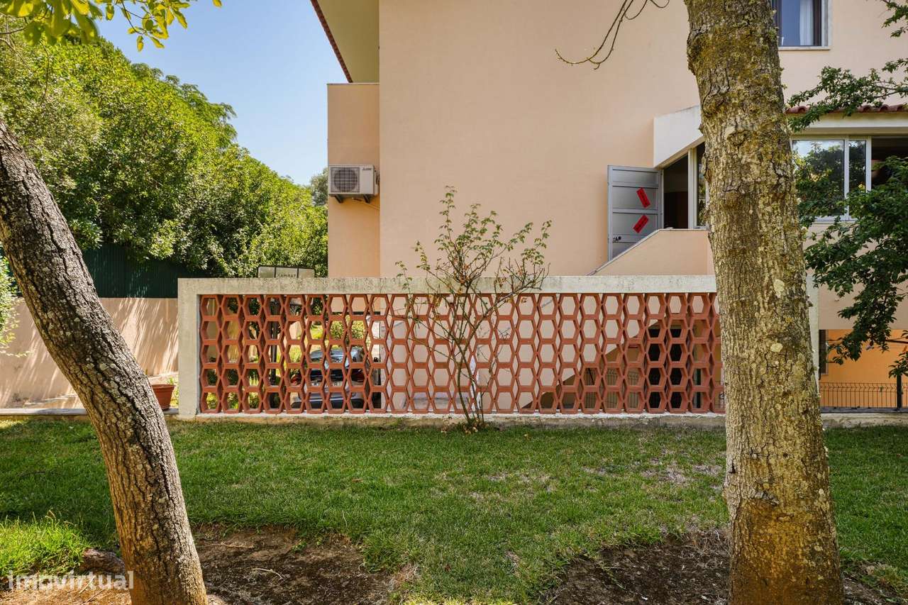 Moradia independente T8 com jardim, pomar e garagem | Nova Oeiras-59