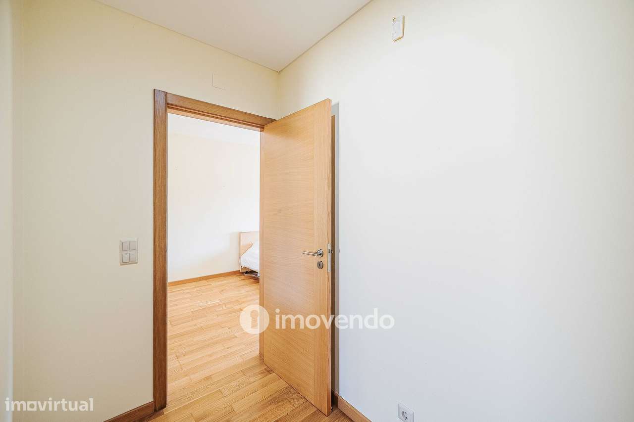 Moradia T4, com condomínio com piscina, em Almargem do Bispo-52
