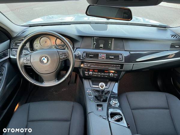 BMW Seria 5 520i - 17