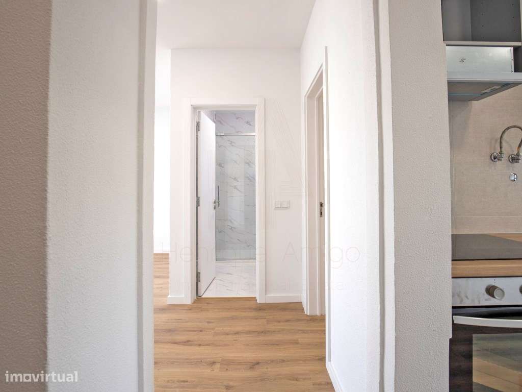 Excelente Apartamento T2 no centro de Santana-9