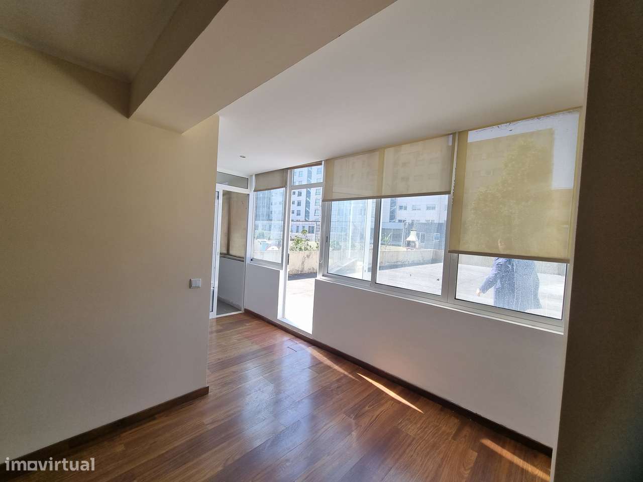 APARTAMENTO T2+1 COM TERRAÇO NO CENTRO DA MAIA - Grande imagem: 4/25