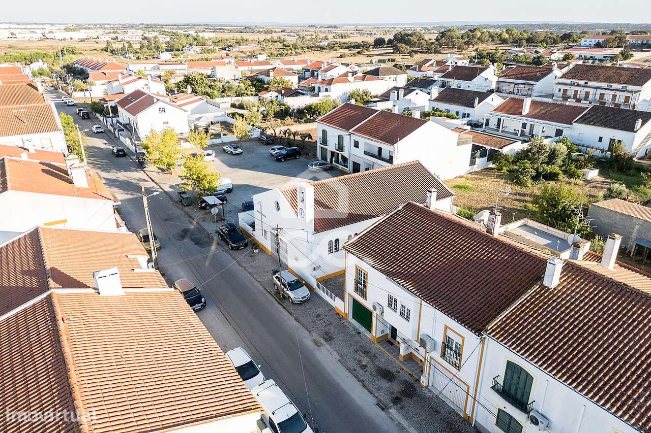 Moradia T3 c/ Garagem, Quintal e Terraço no Bairro da Casinha, em Évor-31