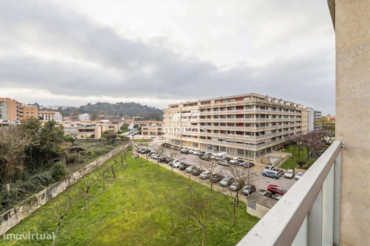 T3 + ESCRITÓRIO NUM DOS EMPREENDIMENTOS MAIS EMBLEMÁTICOS DE BRAGA.-12