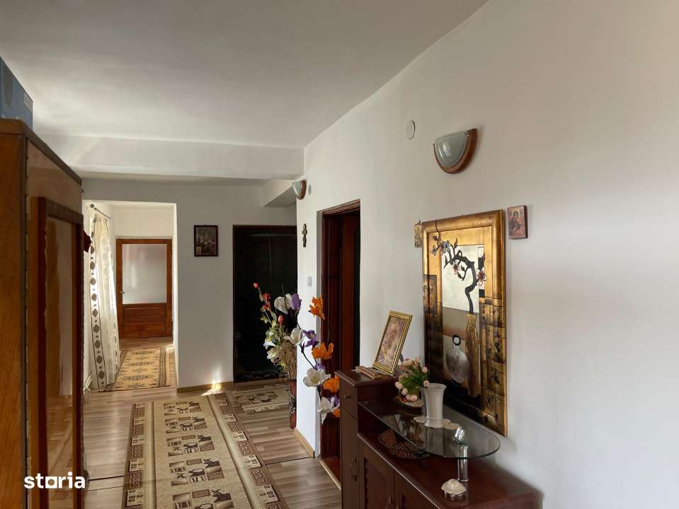 Casa P+M cu toate utilitatile si teren de 468mp in Bariera Valcii - Imagine principală: 4/10