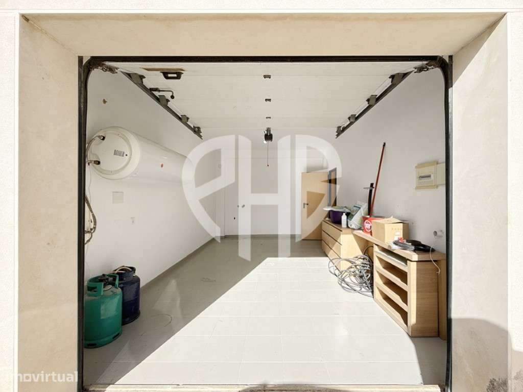 Moradia Geminada T4 // Condominio - Aldeia de Irmãos / Azeitão-55