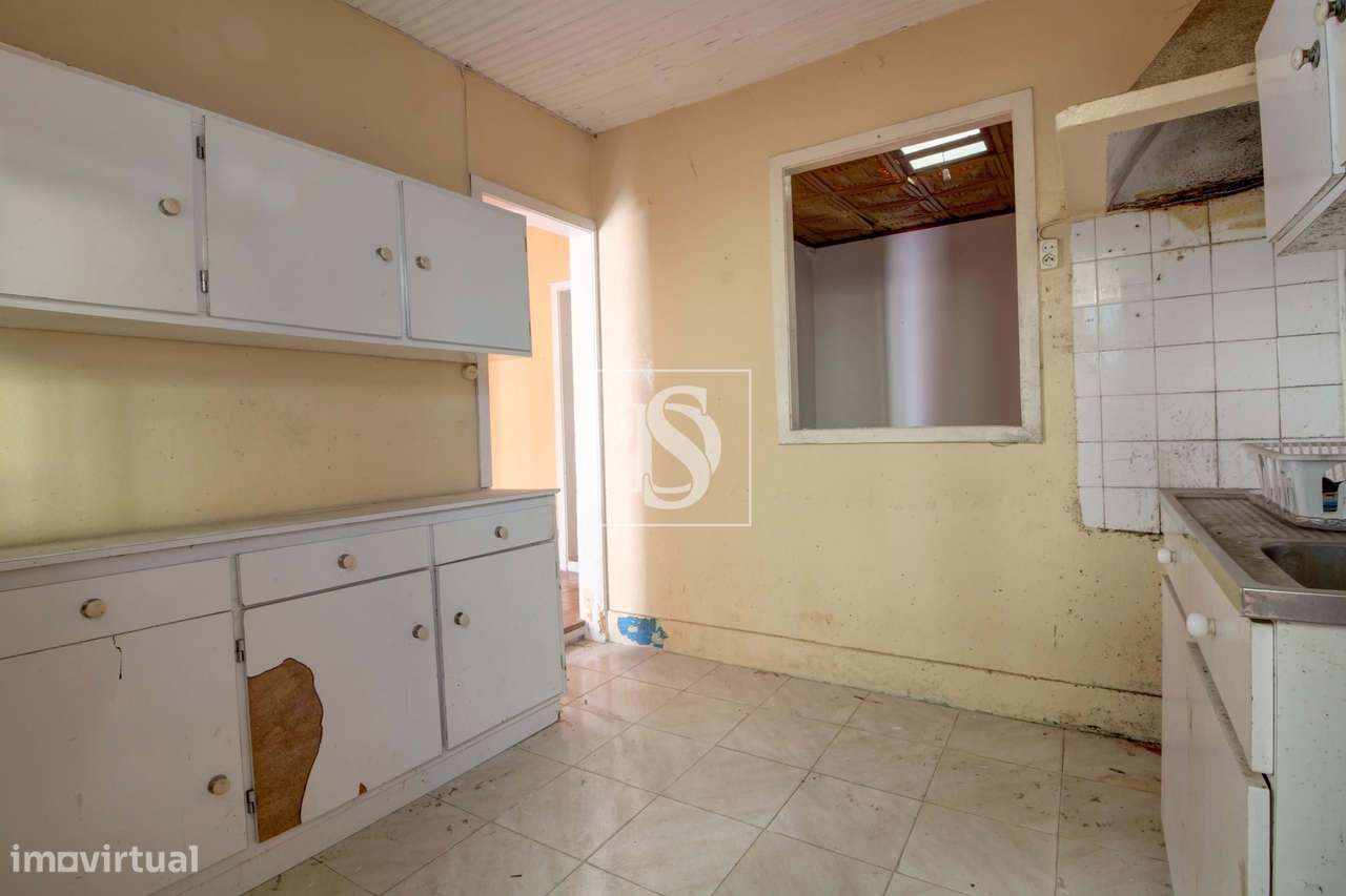 Moradia T2 para Reabilitação- Pedrouços-8
