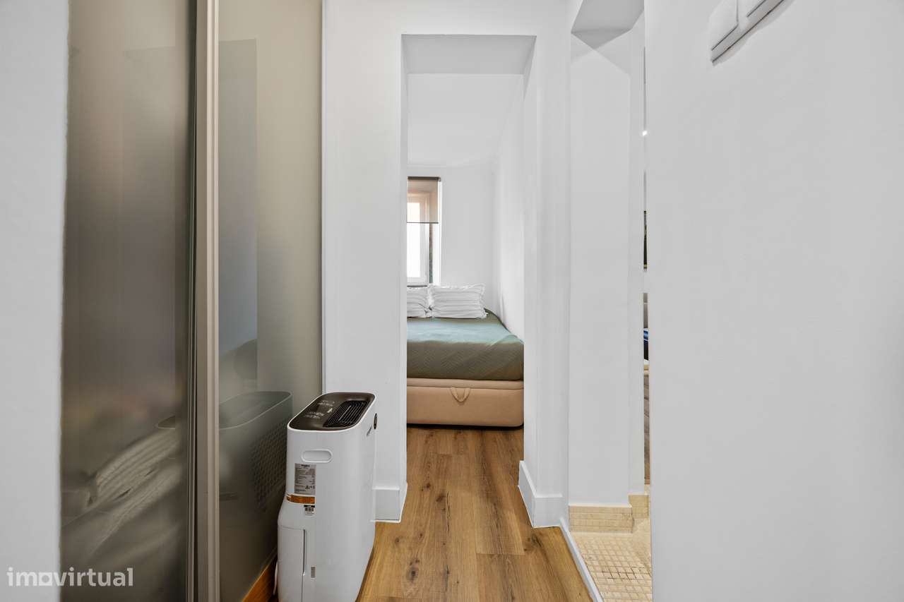 Charmoso T1 Renovado por Arquitetos no Coração do Bairro Alto!-19