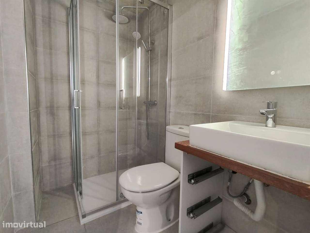 Loja / Apartamento T1 / Leiria - Grande imagem: 3/9