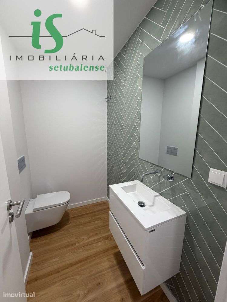 MORADIA PARA VENDA NO BAIRRO DA CONCEIÇÃO EM SETÚBAL-34