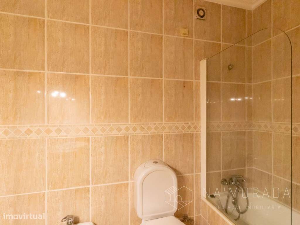 Apartamento T3 em Sanguedo em Edifício Modernizado e Ótimos Acessos-17