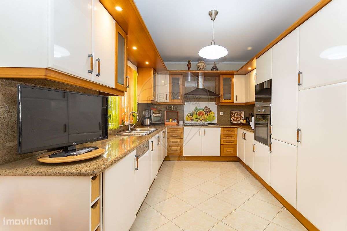 Moradia T4 para venda-11