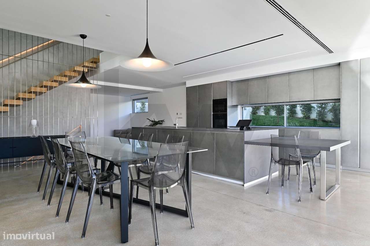 Moradia T5 em estilo indústrial na Aldeia do Juso - Grande imagem: 2/30