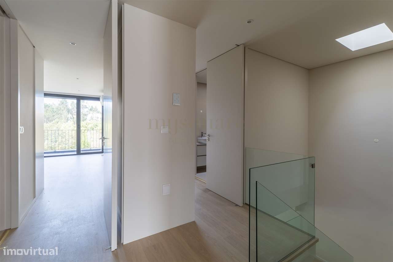 Moradia T3 de 2 frentes com jardim em São Pedro da Cova, Gondomar - Grande imagem: 5/26