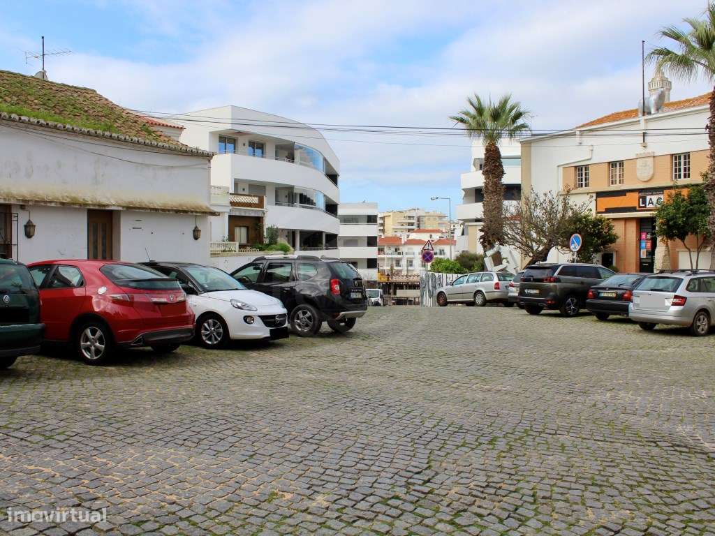 Edifício, para recuperar, no centro de Lagos, Algarve - Grande imagem: 5/26