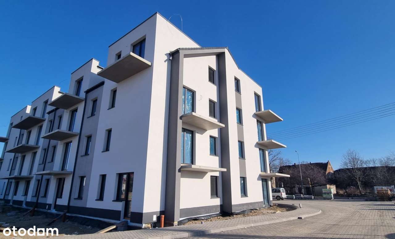 PRZEDSPRZEDAŻ, 3 pokoje z ogródkiem-0