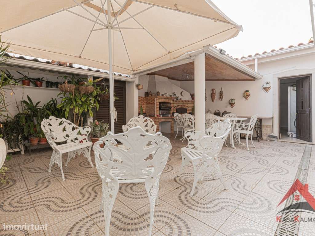 Moradia Isolada T4 com Aproveitamento de Sótão - Quinta do Conde-27