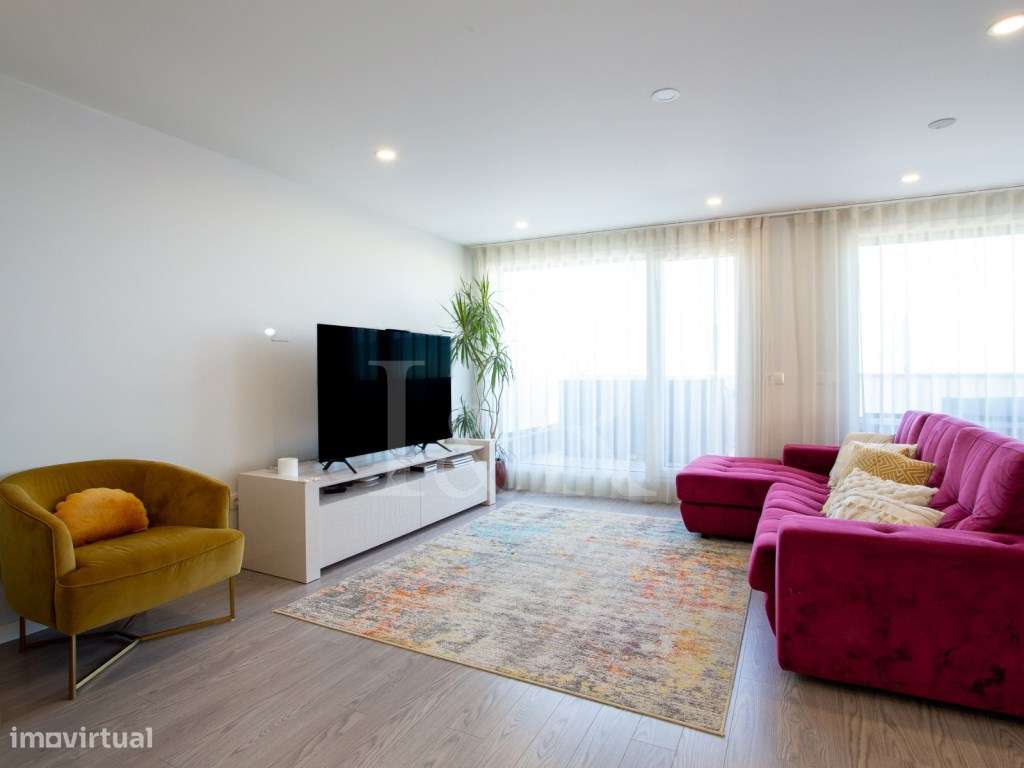 Apartamento T4 duplex com terraço e garagem no Montijo-9