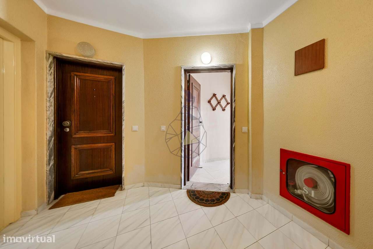 Apartamento T2 virado a Sul , com Garagem na Vila Rosa - Portimão-33