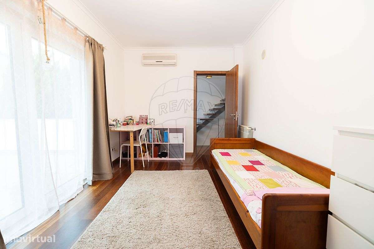 Moradia T5 para venda-16