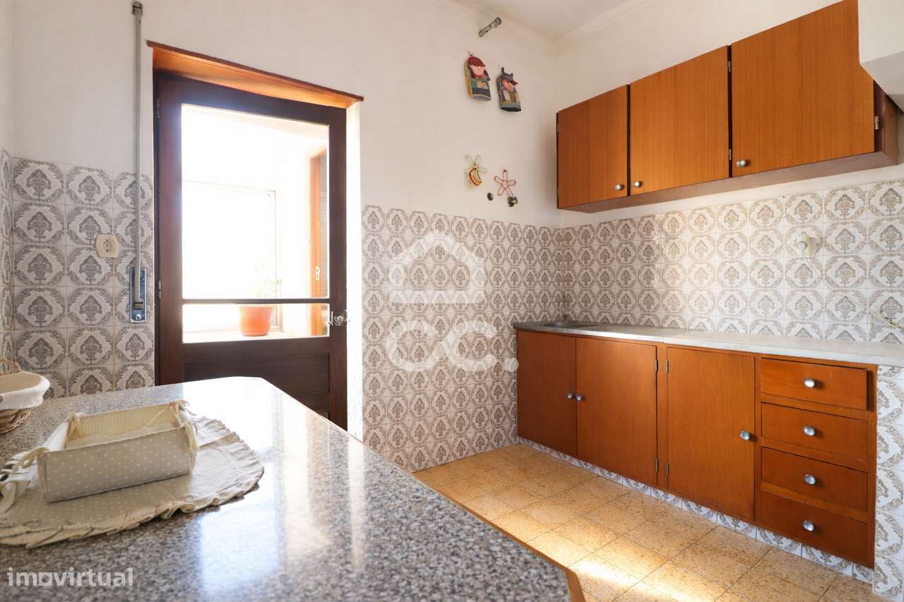 Apartamento T3 no Loreto com garagem e lugar de estacionamento-12