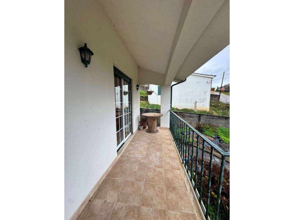 Moradia T3 em Serpins a 3 minutos da linha de metro - Grande imagem: 3/46