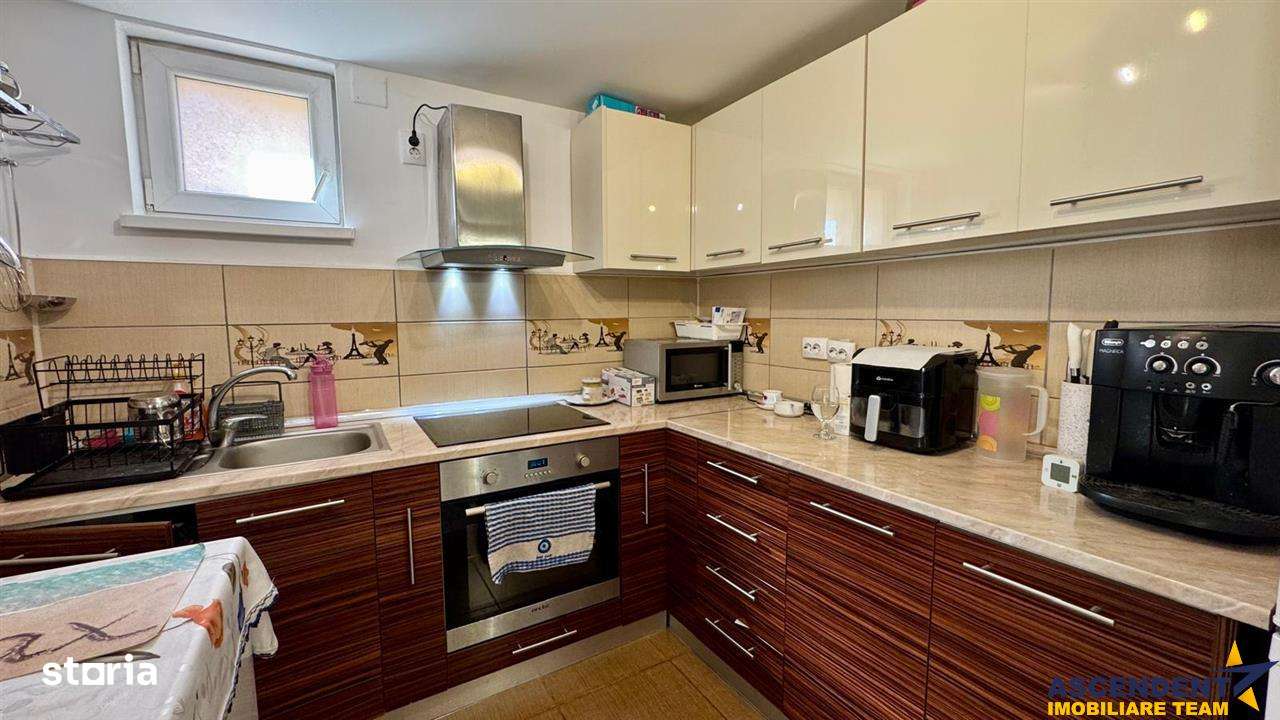 FILM &Tur Virtual Casa moderna cu curte si garaj in zona centrala – Br - Imagine principală: 3/10