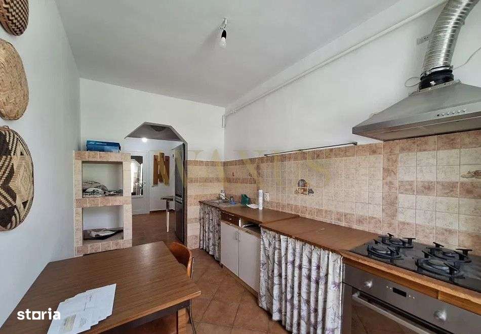 Apartament cu 2 camere, balcon, parcare, zona porii - Imagine principală: 3/8