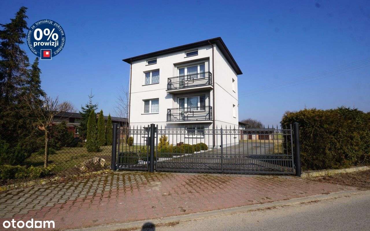 Praktyczny dom z dużym terenem..-0