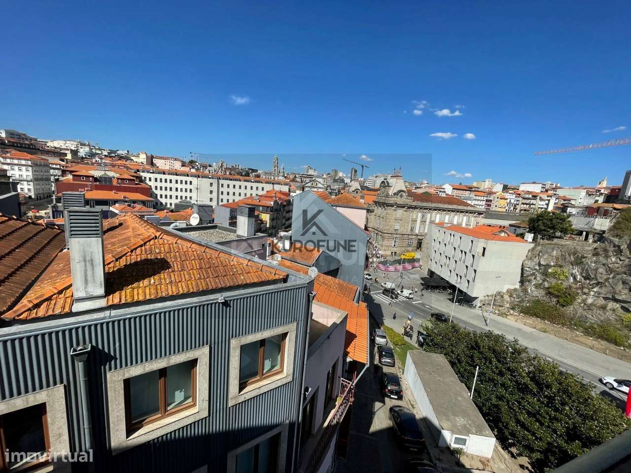 PREDIO COM PROJETO APROVADO PARA RECUPERAR NA SÉ DO PORTO-16