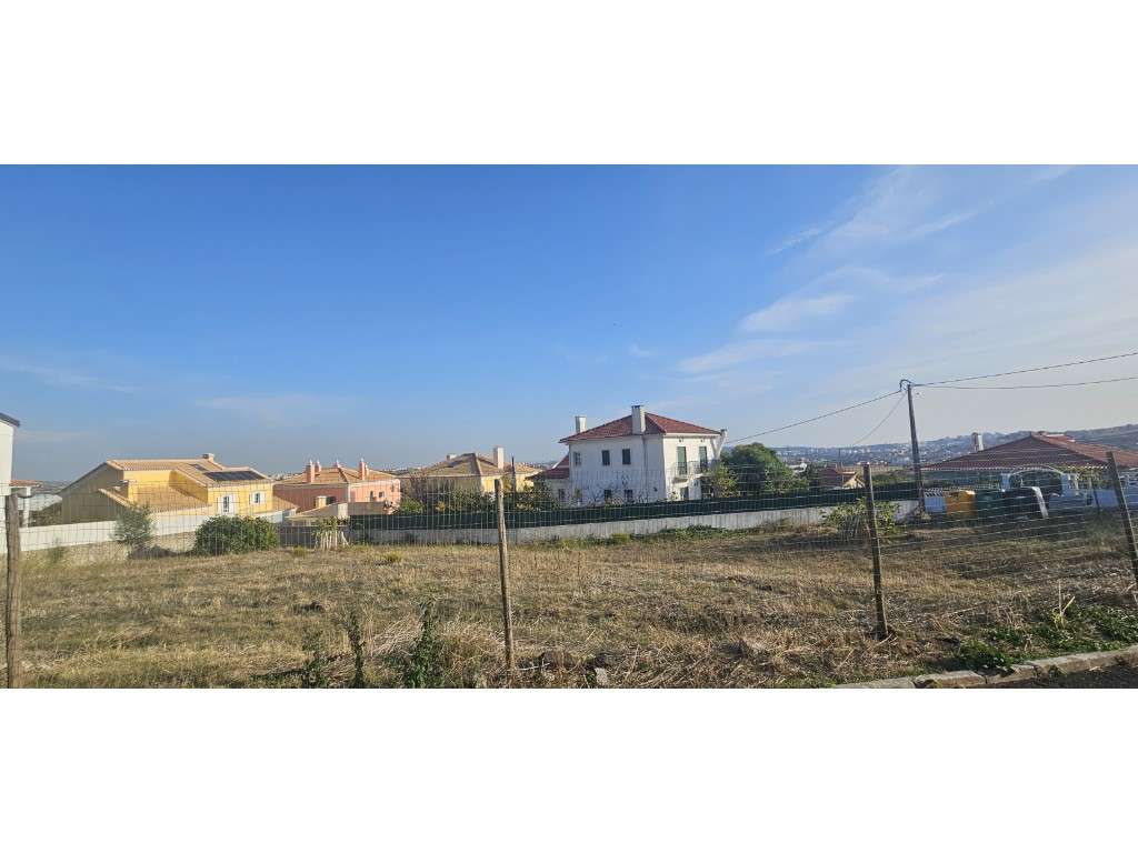 Terreno urbano para construção com 1220m2 - Famões, Odivelas-17