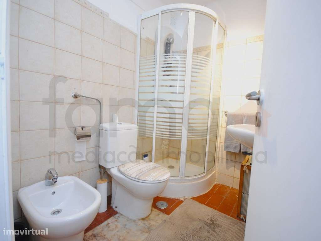 **Oportunidade Única: Moradia T6 à Venda!**-56