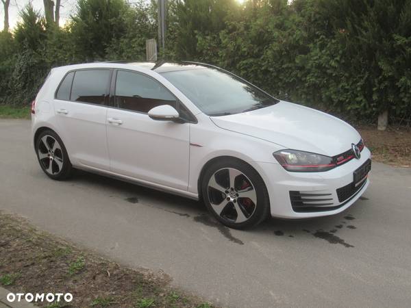 Volkswagen Golf VII 2.0 TSI BMT GTI - 14