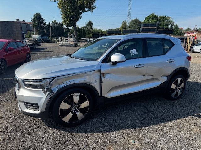 Volvo XC40 D4 AWD Geartronic Momentum 2018