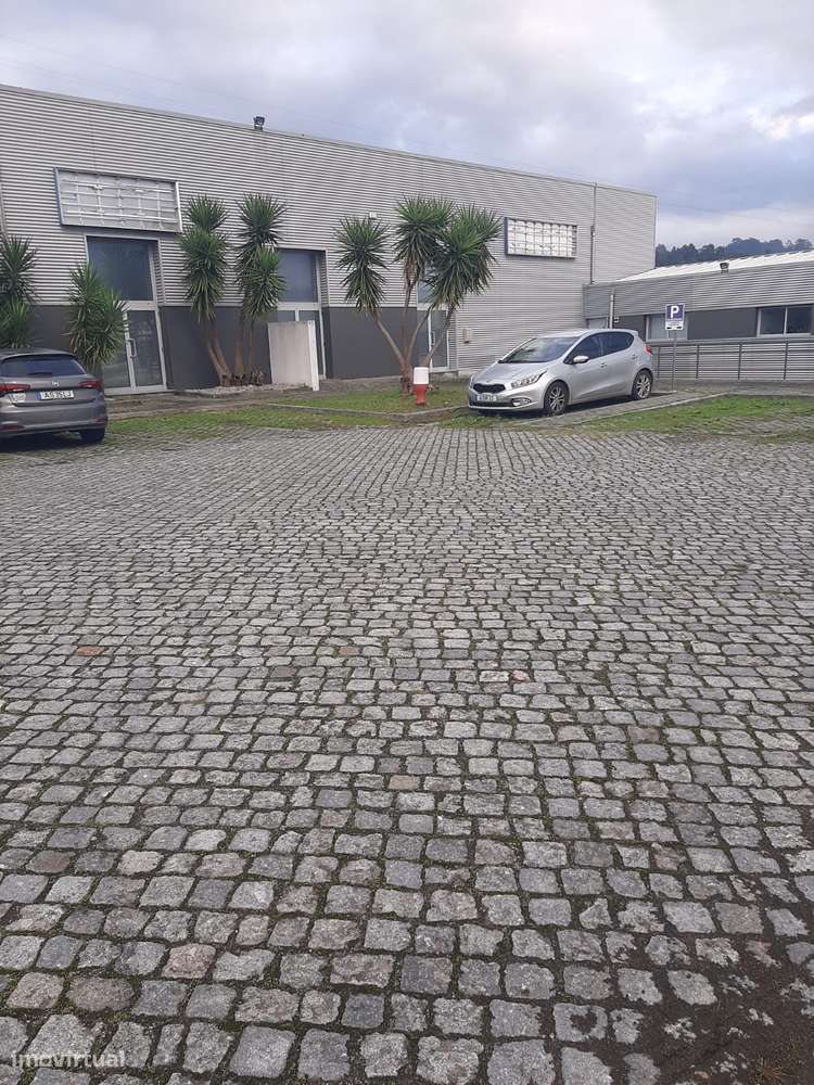 Arrenda armazém zona industrial de Oldrões Penafiel - Grande imagem: 4/18