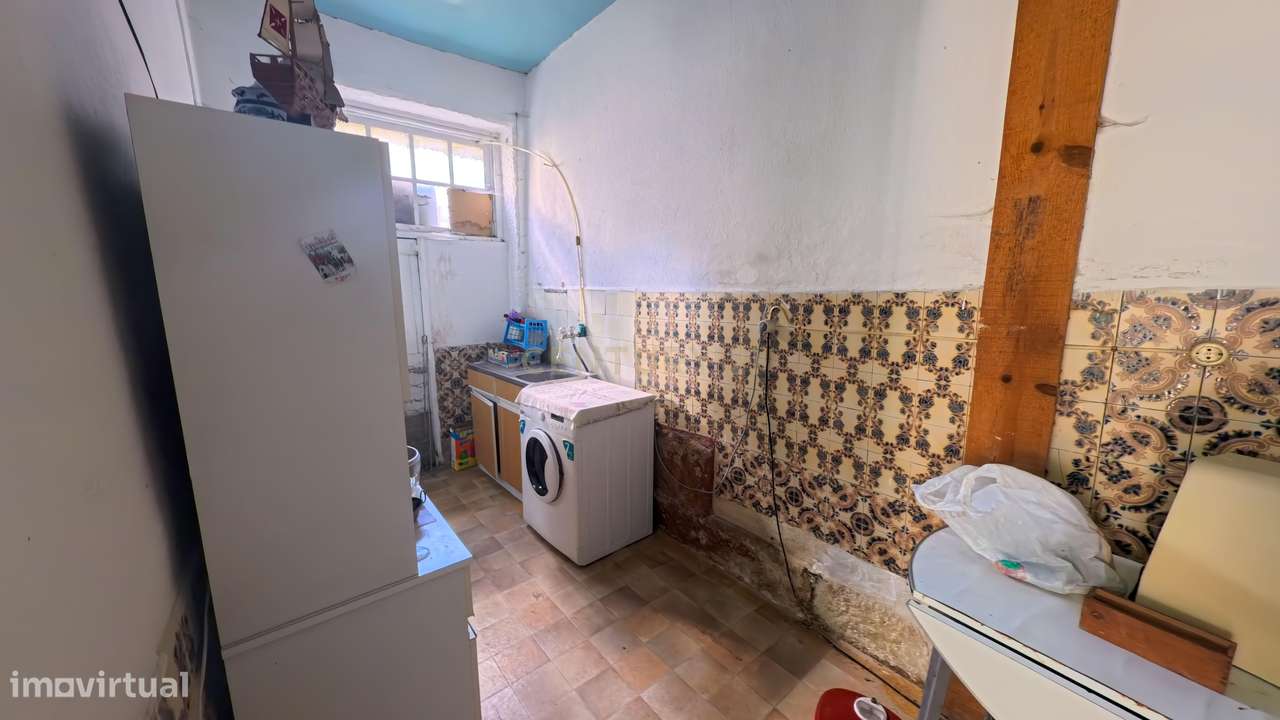 Edifício para Recuperação em Viseu - Oportunidade Única-16