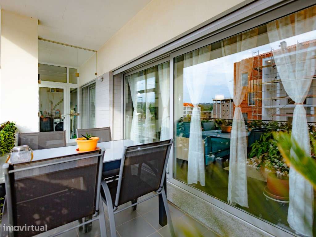 T2+2 Duplex na Condados - Como Novo, com Garagem Dupla-22