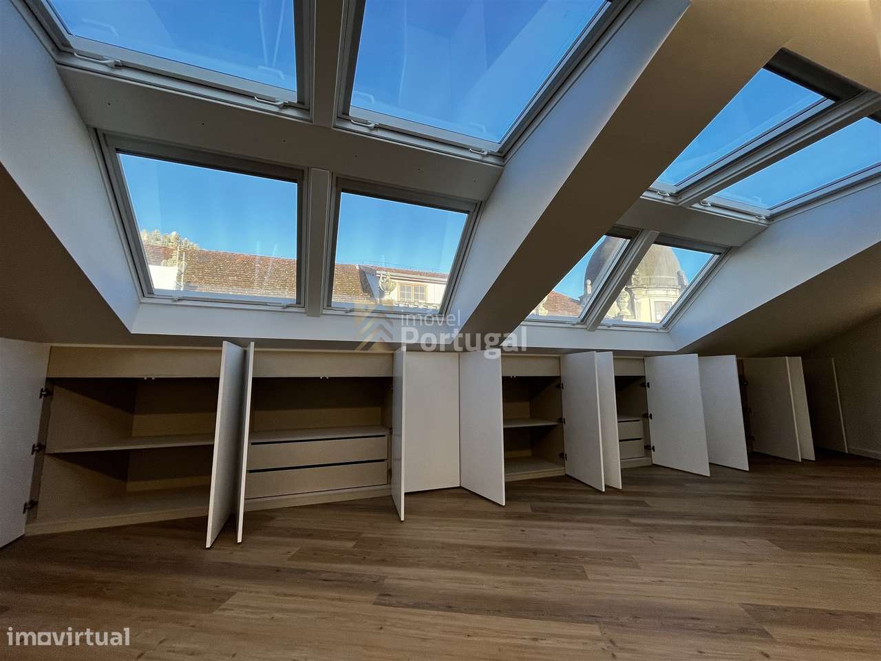 Rooftop T1 Novo para Arrendar no Centro Histórico de Braga - Grande imagem: 3/10