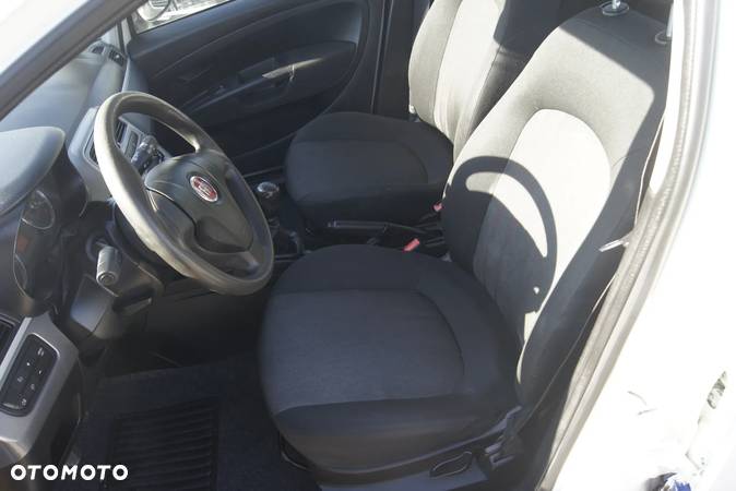 Fiat Grande Punto - 11