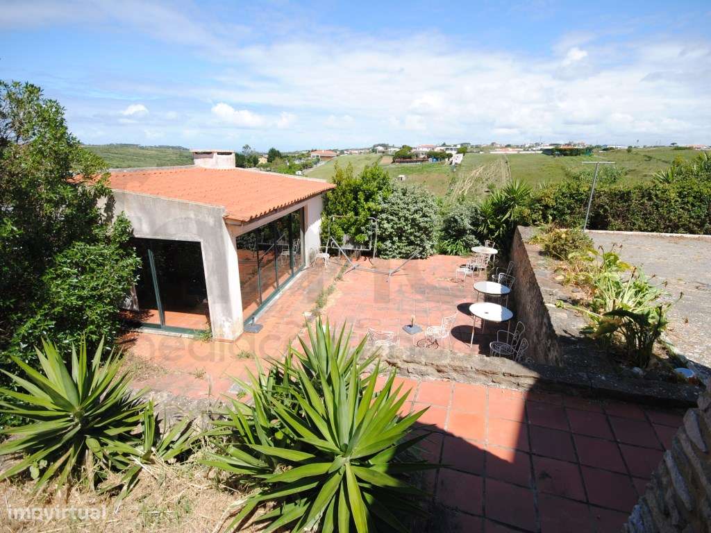 Moradia T5 em Lote Urbano de 5.135m2-16